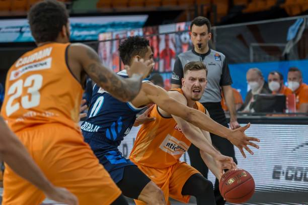 的防守与精 的防守与精